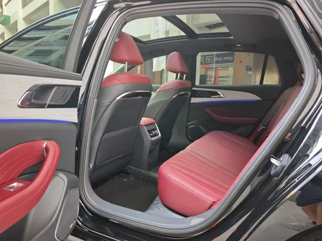 Hongqi H5 — Фото автомобиля 6