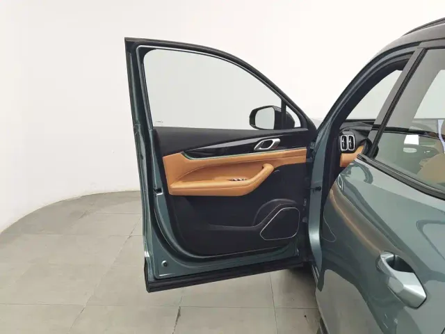 Geely Boyue L — Фото автомобиля 8