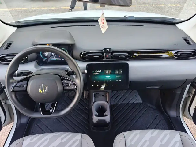 Leapmotor T03 — Фото автомобиля 9