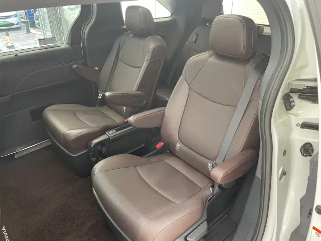 Toyota Granvia — Фото автомобиля 13