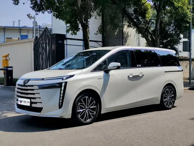 Фотография автомобиля — GAC Trumpchi E8