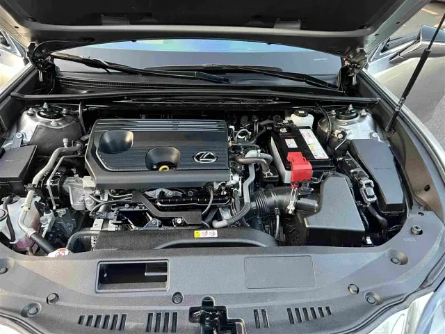 Lexus ES — Фото автомобиля 25