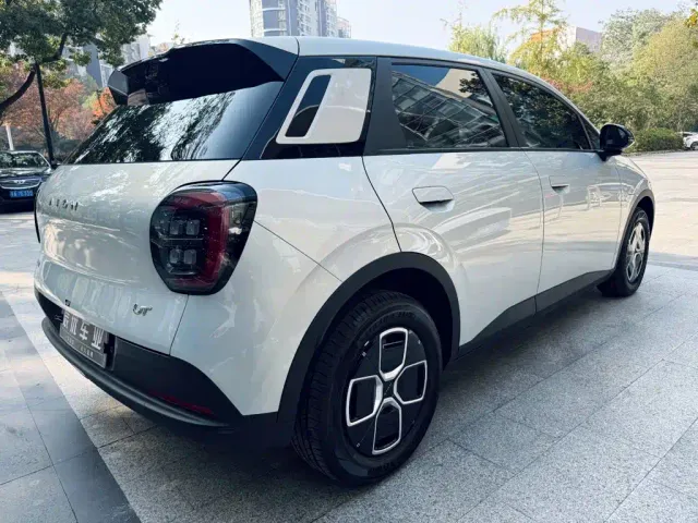 GAC Aion UT — Фото автомобиля 6