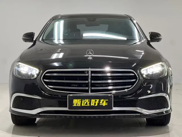 Mercedes-Benz E-Class — Фото автомобиля 2