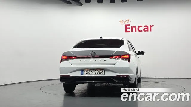 Hyundai AVANTE Avante (CN7) — Фото автомобиля 4