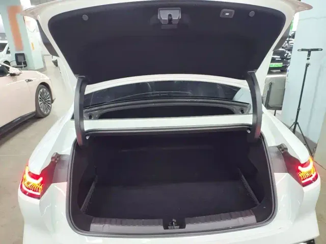 Geely Galaxy E8 — Фото автомобиля 18