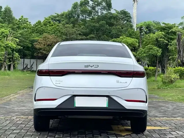 BYD Qin PLUS — Фото автомобиля 10