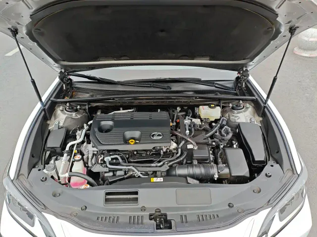 Lexus ES — Фото автомобиля 11