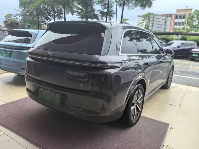 Li Auto L8 — Фото автомобиля 3