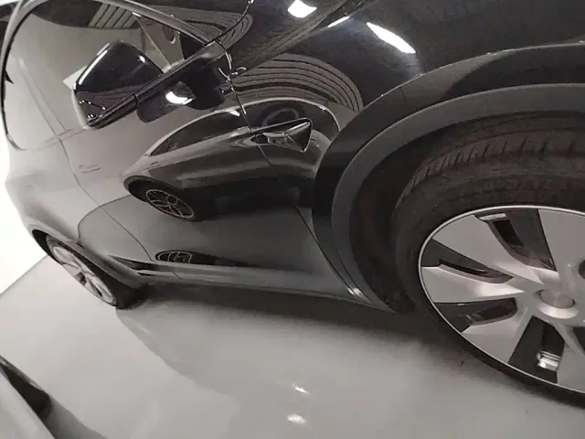 Tesla Model Y — Фото автомобиля 20