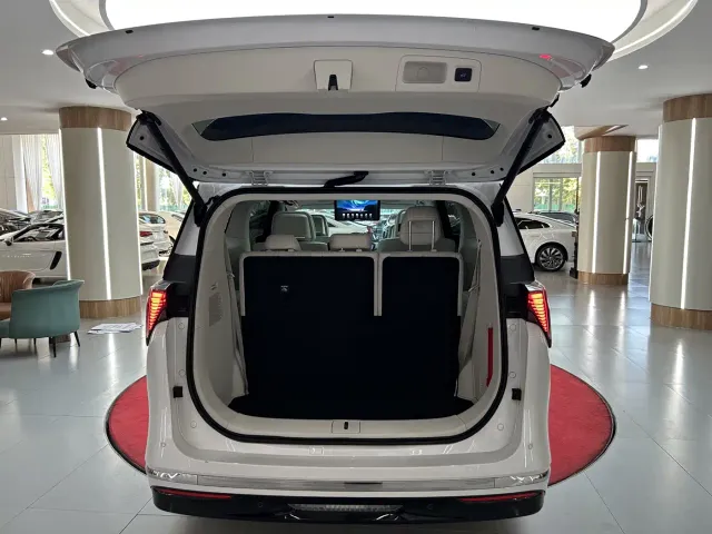 Buick Buick GL8 New Energy 2024 Landglory Premium Edition 7-Seater — Фото автомобиля 10