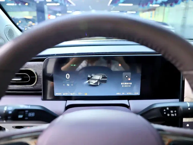 Leapmotor C11 — Фото автомобиля 12