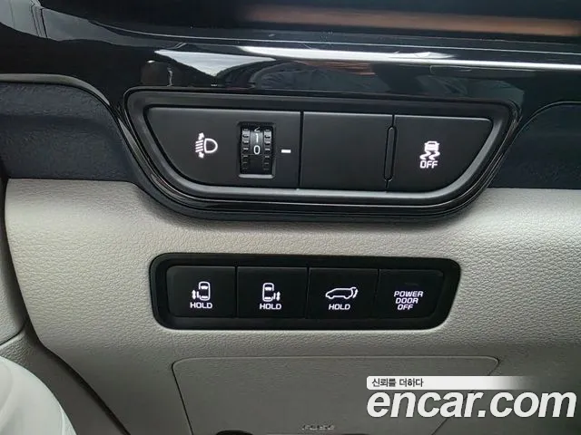 Kia Canival — Фото автомобиля 15