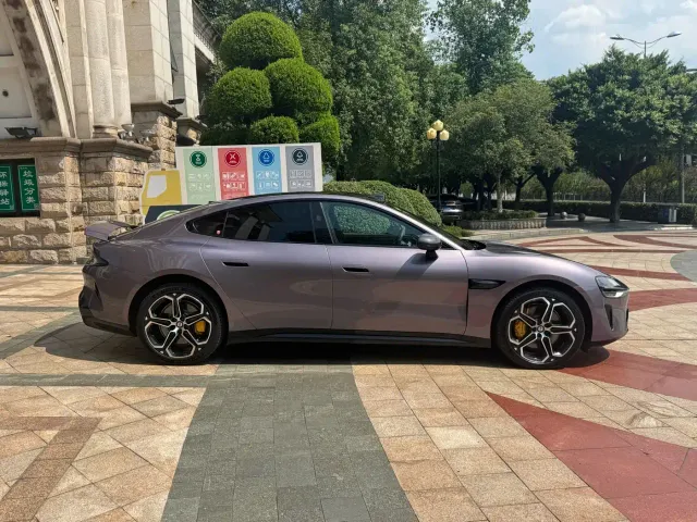 Xiaomi SU7 — Фото автомобиля 4