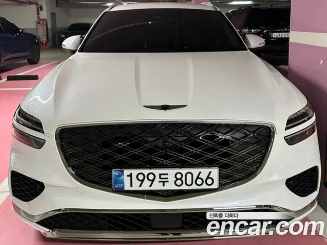 Фотография автомобиля — Genesis GV70