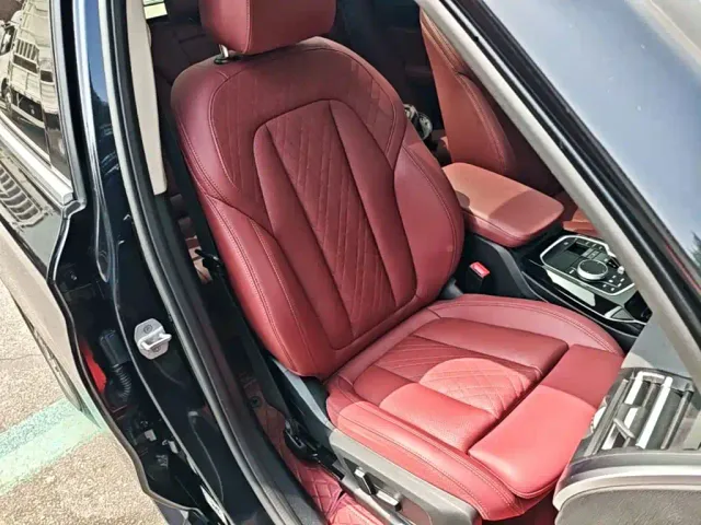 BMW iX3 — Фото автомобиля 24