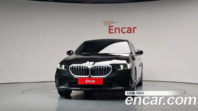 BMW 5 Series G60 — Фото автомобиля 3