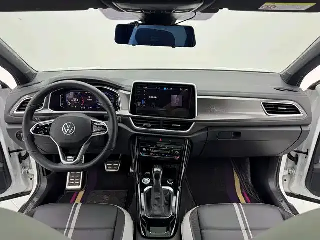 Volkswagen T-Roc — Фото автомобиля 3