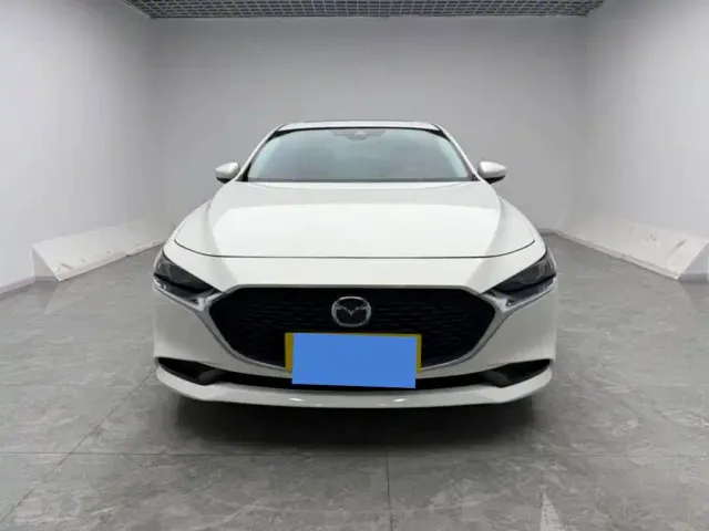 Mazda Axela — Фото автомобиля 2