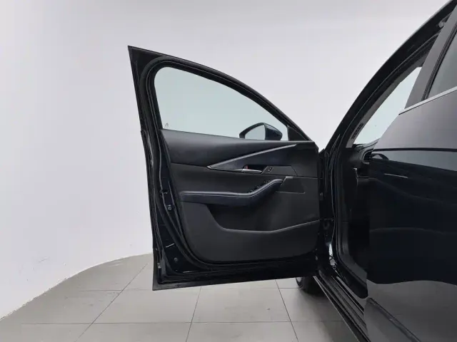Mazda CX-30 — Фото автомобиля 8