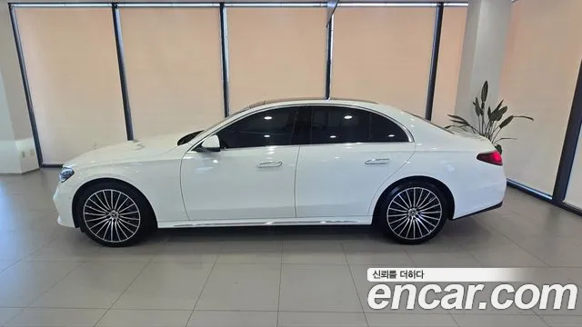 Mercedes-Benz E-Class — Фото автомобиля 13