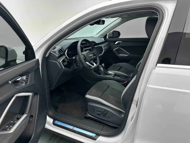 Audi Q3 — Фото автомобиля 9