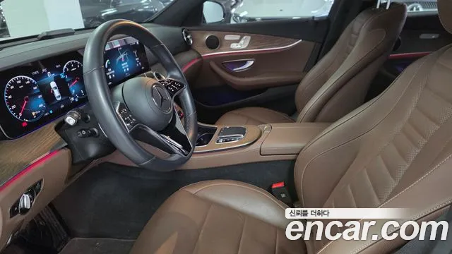 Mercedes-Benz E-Class — Фото автомобиля 15