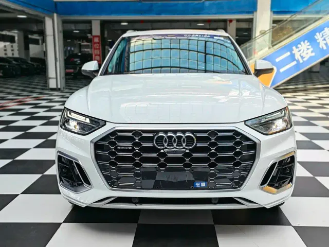 Audi Q5L — Фото автомобиля 2