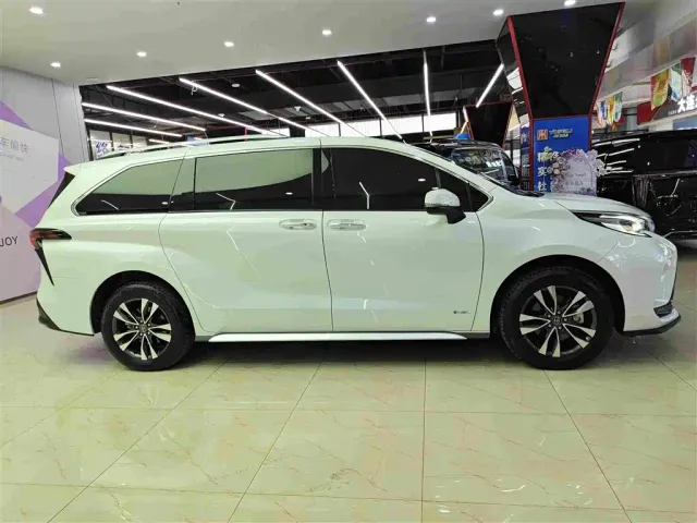 Toyota Granvia — Фото автомобиля 13