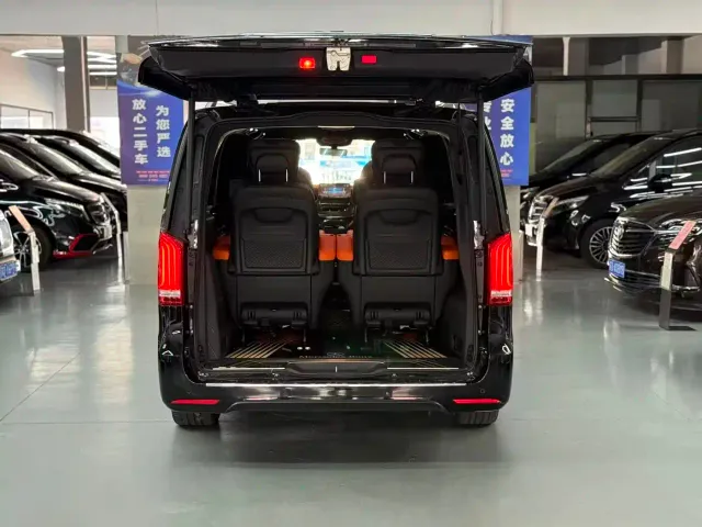 Mercedes-Benz V-Class — Фото автомобиля 14