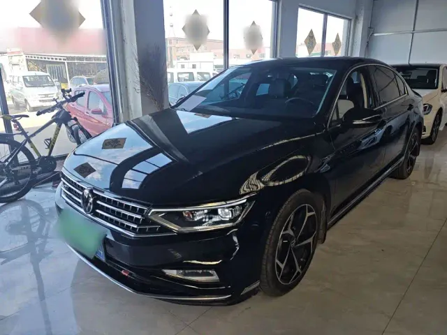 Фотография автомобиля — Volkswagen Magotan