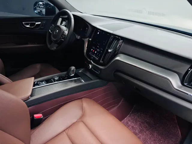 Volvo XC60 — Фото автомобиля 15