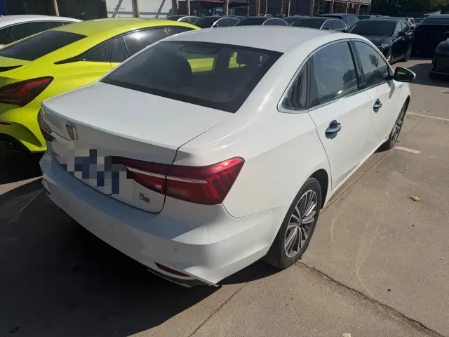 Roewe i6 — Фото автомобиля 11