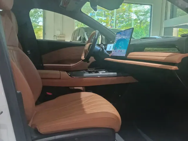 Geely Galaxy Xingyao 8 — Фото автомобиля 15