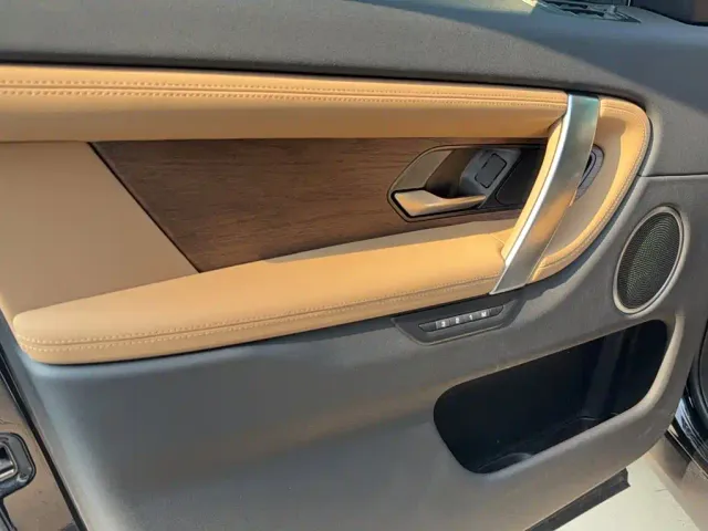 Land Rover Discovery Sport — Фото автомобиля 15
