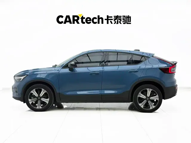 Volvo C40 — Фото автомобиля 3