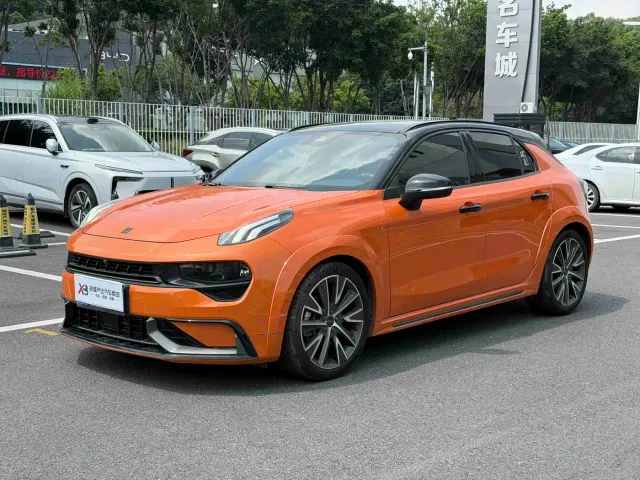 Фотография автомобиля — Lynk & Co 02 Hatchback