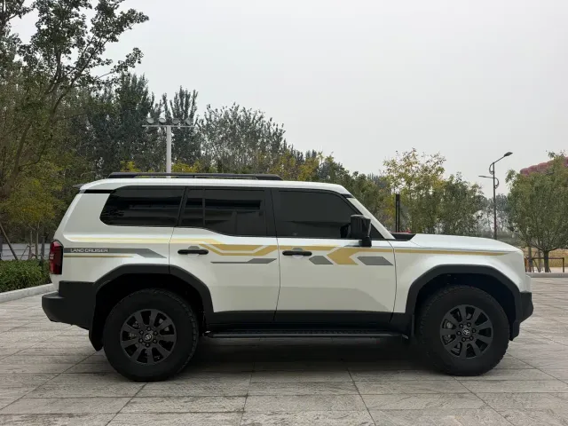 Toyota Prado — Фото автомобиля 4
