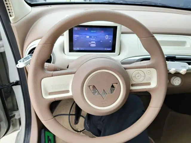 Wuling Hongguang Mini EV — Фото автомобиля 10