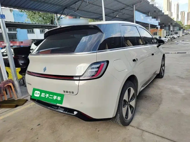 Baojun Cloud — Фото автомобиля 6