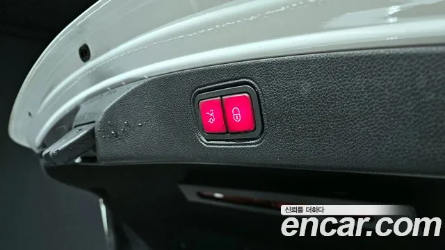 Mercedes-Benz E-Class — Фото автомобиля 20
