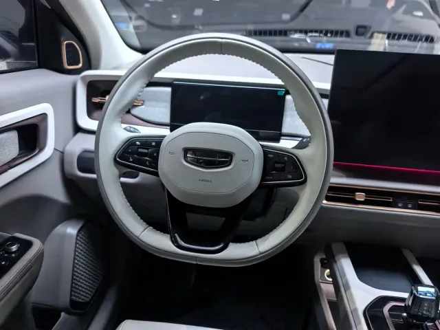 Geely ICON — Фото автомобиля 10