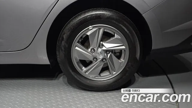 Hyundai Avante CN7 — Фото автомобиля 6