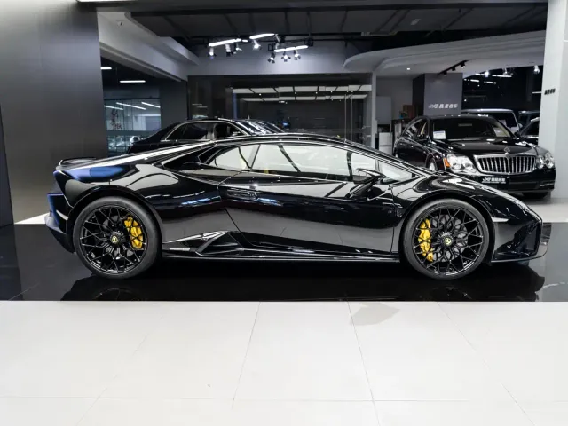 Lamborghini Huracán 2020 Huracán EVO RWD — Фото автомобиля 4