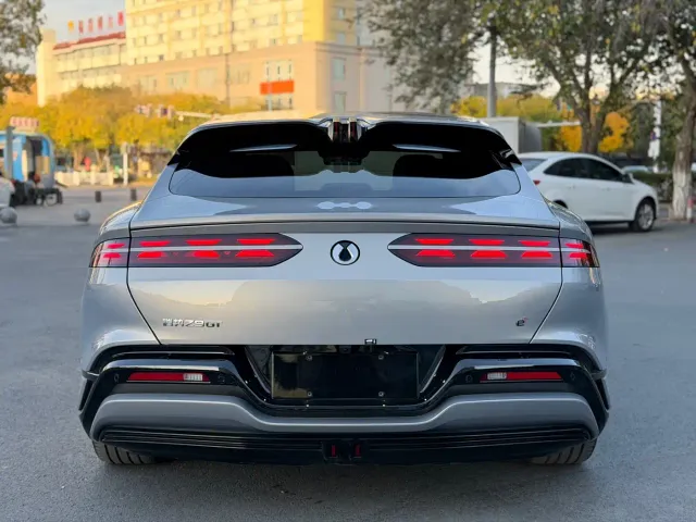 Denza Z9GT — Фото автомобиля 10