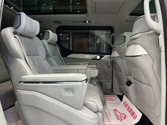 Volvo EM90 — Фото автомобиля 14