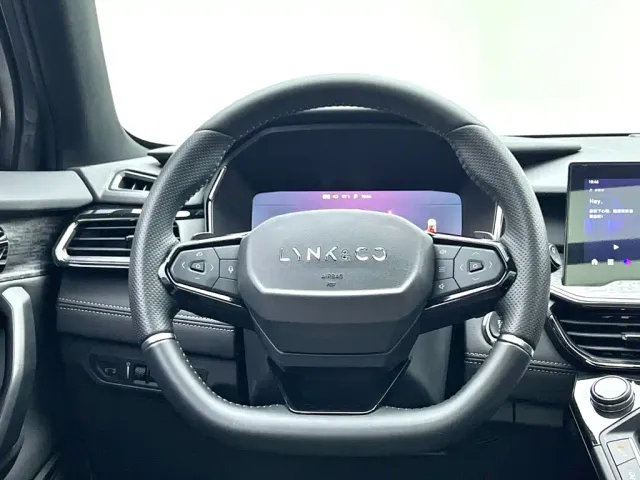 Lynk & Co 06 — Фото автомобиля 16
