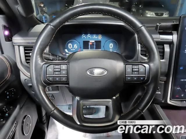 Ford Expedition — Фото автомобиля 14