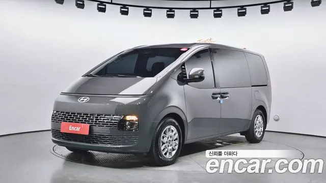 Фотография автомобиля — Hyundai Staria