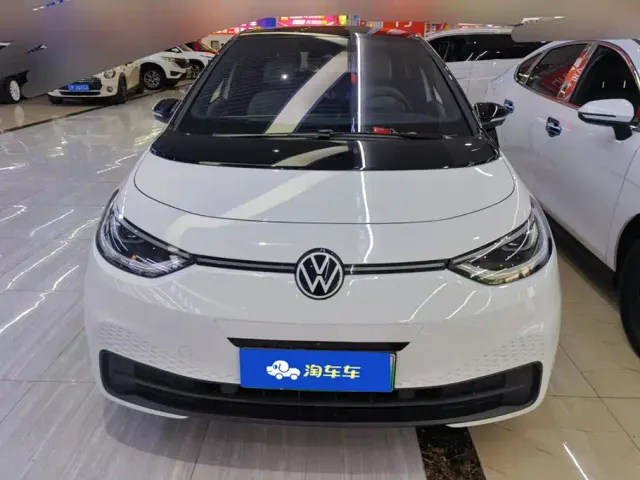 Volkswagen ID.3 — Фото автомобиля 2